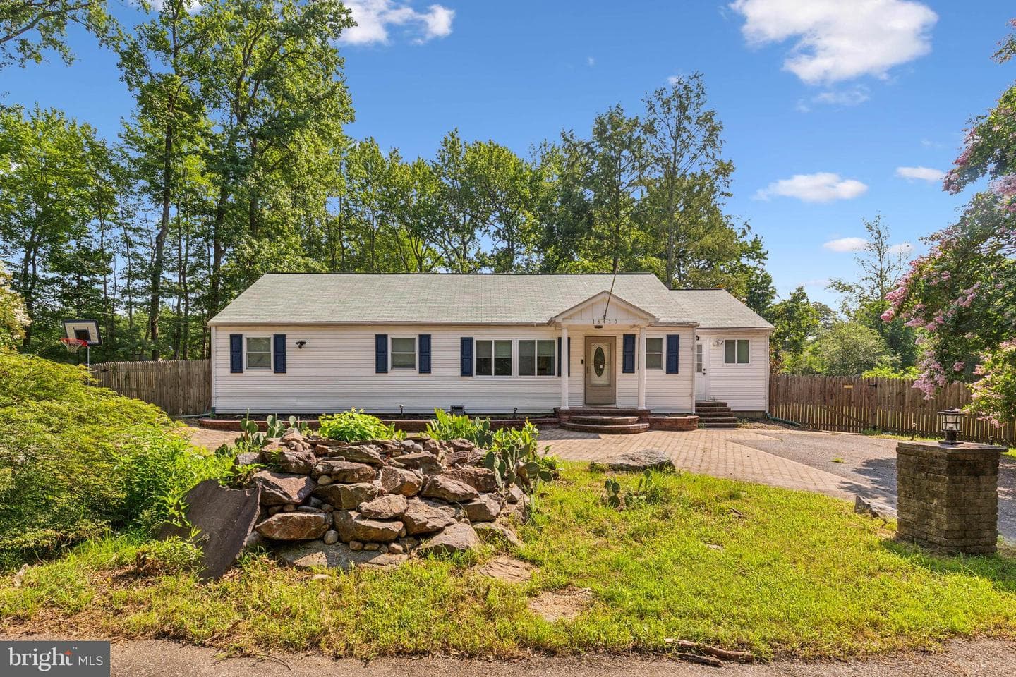 16410 Newasa Lane photo 1