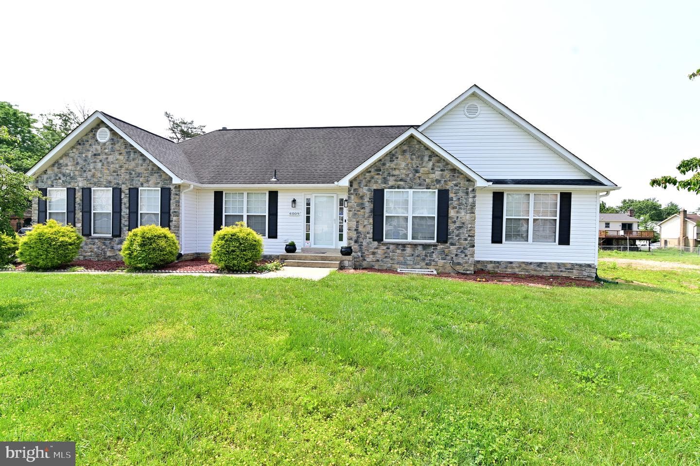 6009 Sellner Lane photo 1