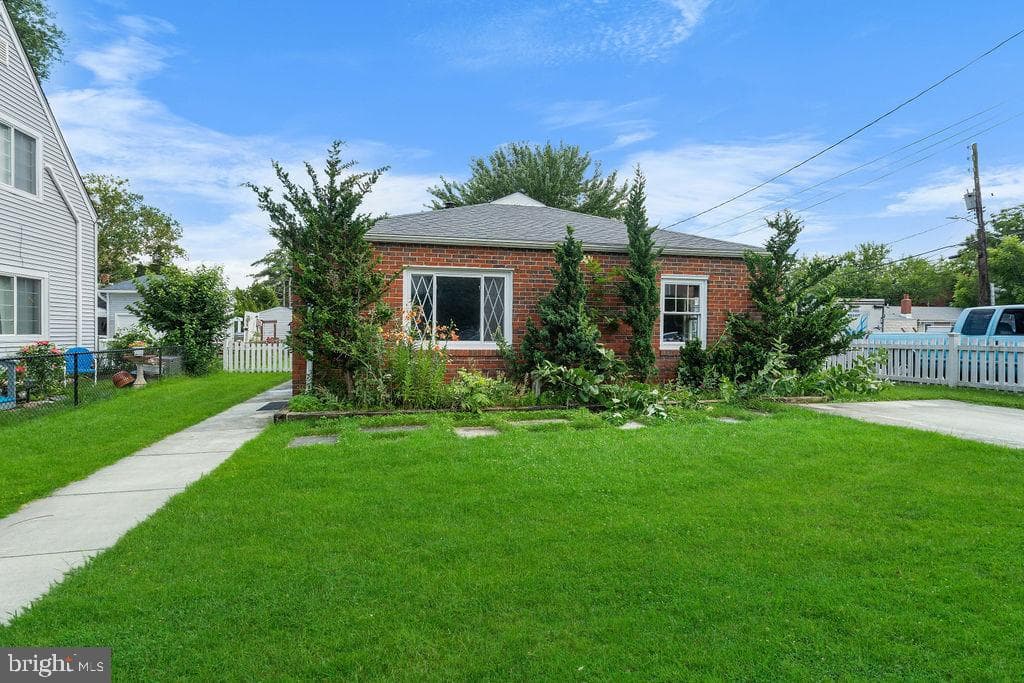 38 4th Street photo 1