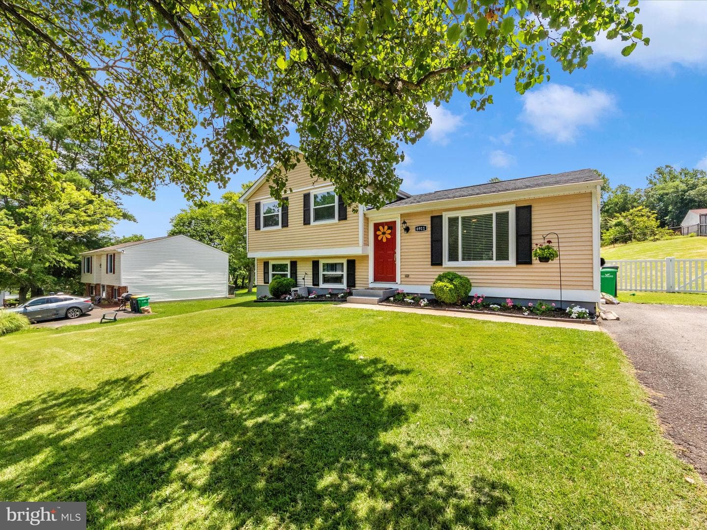 6911 Killarney Street photo 1