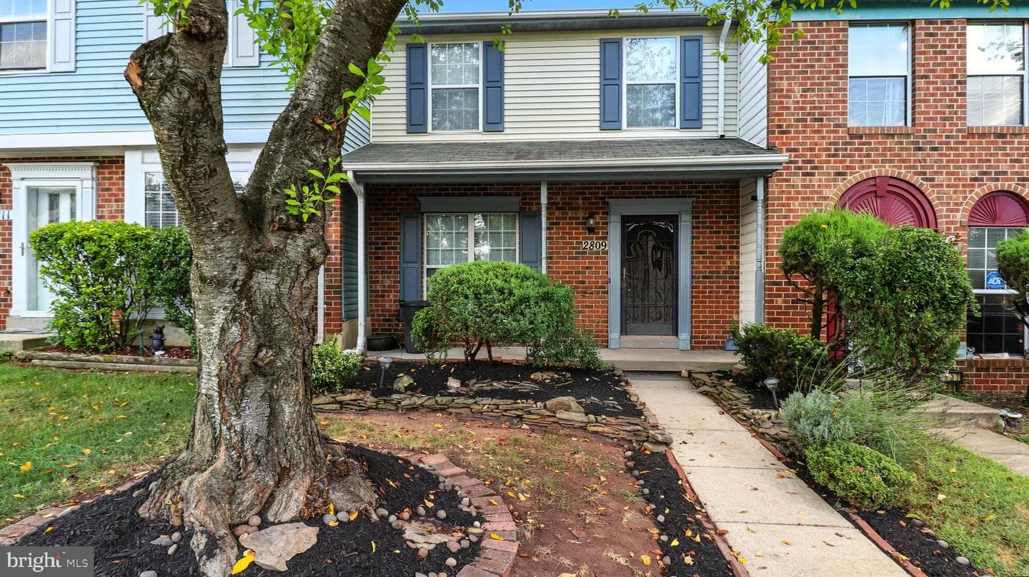 2809 Red Oak Lane photo 1