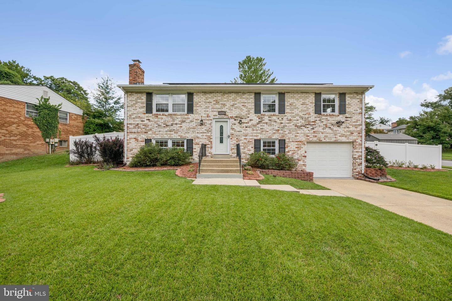 6109 Claridge Road photo 1