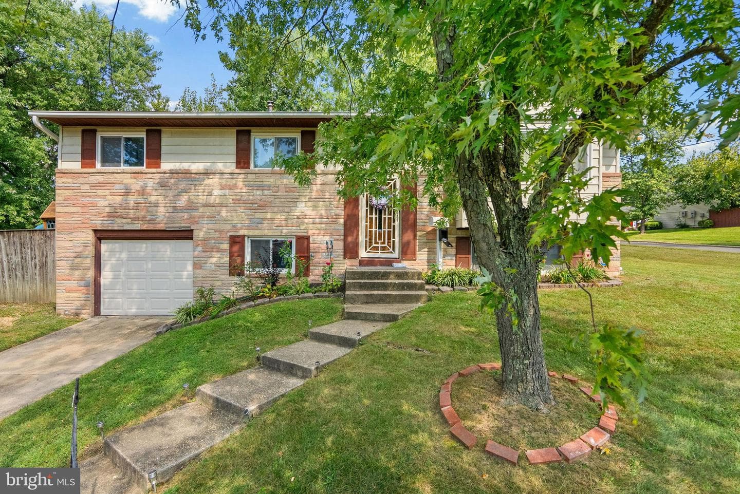 4304 Lori Street photo 1