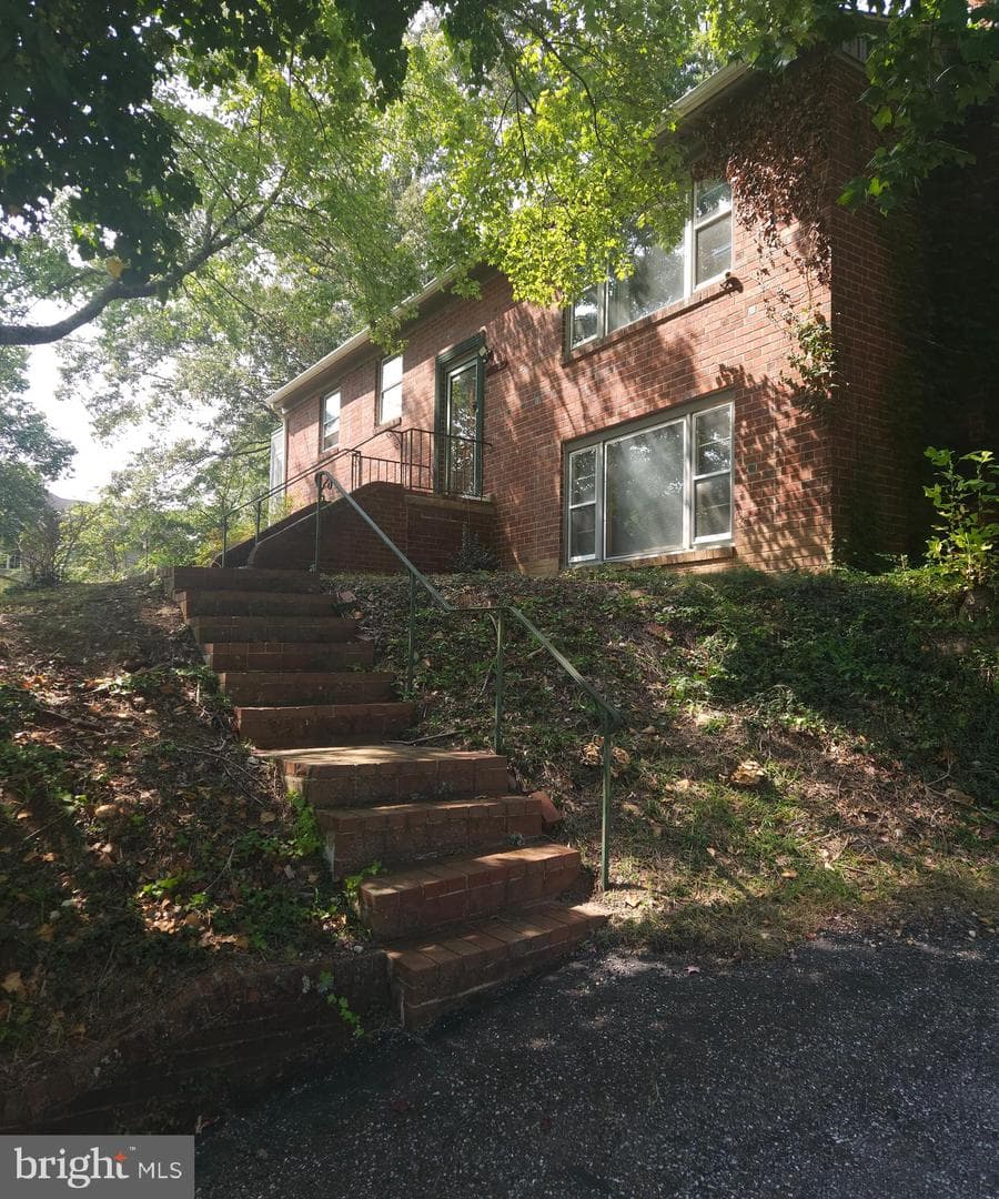 9012 Doris Drive photo 1