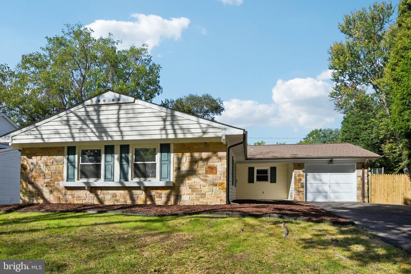 2504 Kinderbrook Lane photo 1