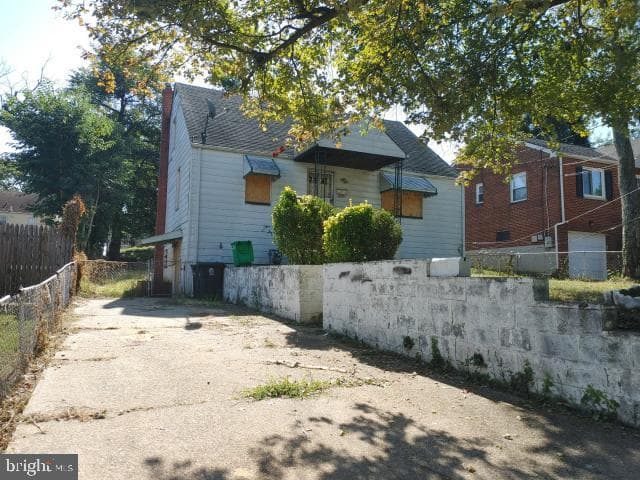 500 Suffolk Avenue photo 1