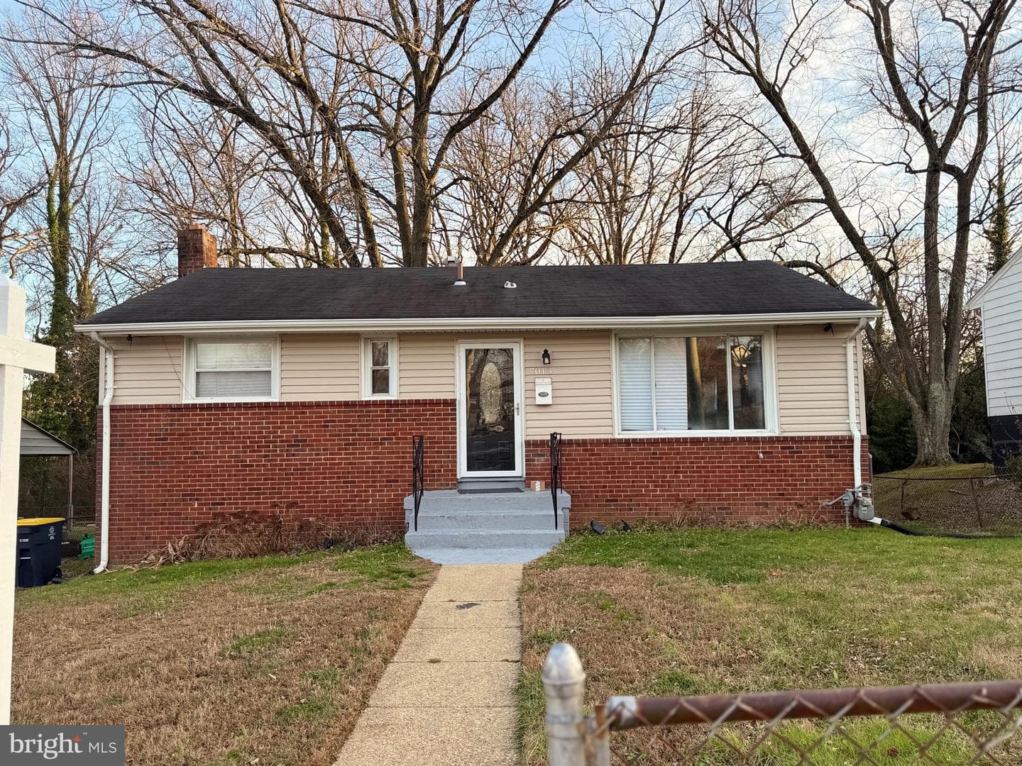 7013 Whitney Avenue photo 1