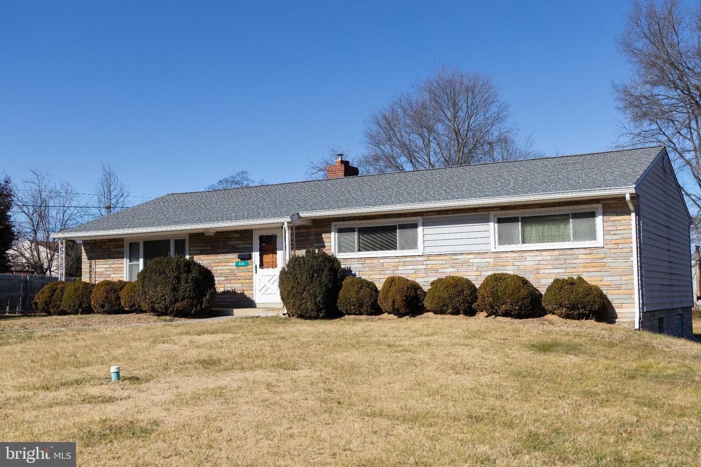 9434 Dubarry Avenue photo 1