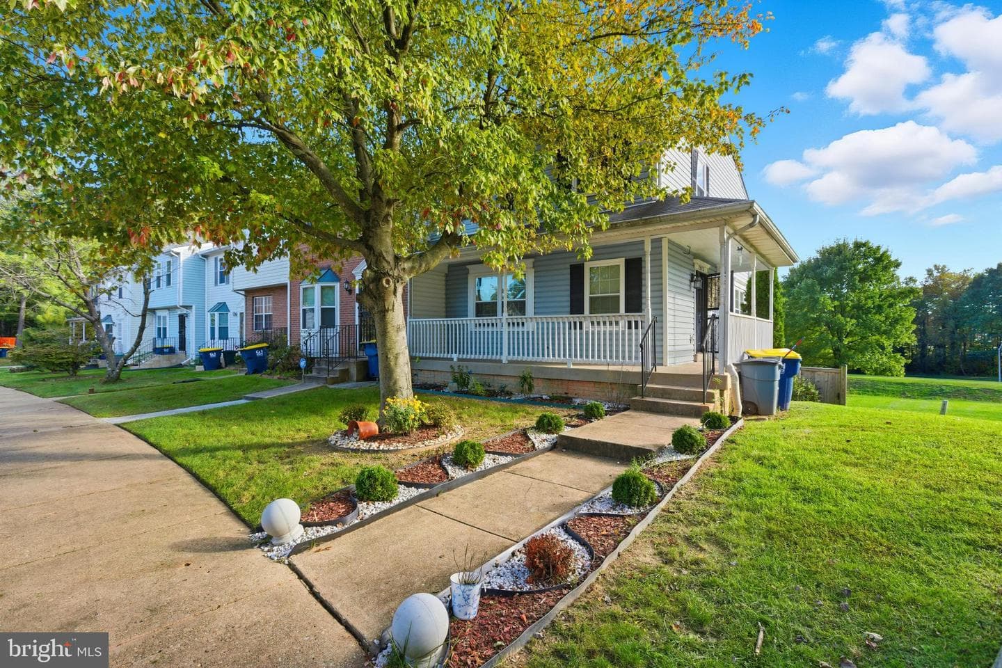 2913 Hobblebush Court photo 1