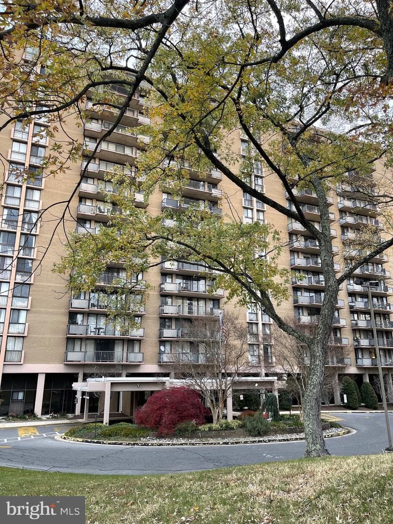6100 Westchester Park Drive #406