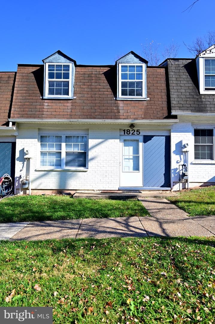 1825 Village Green Drive photo 1