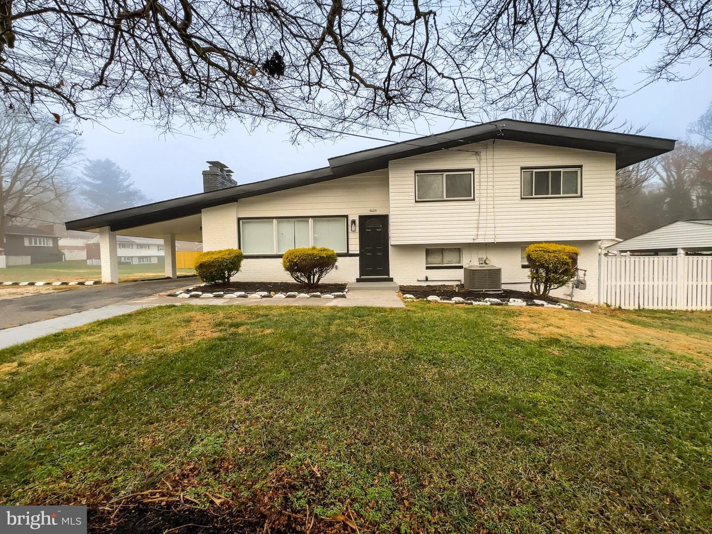 6005 Middleton Lane photo 1