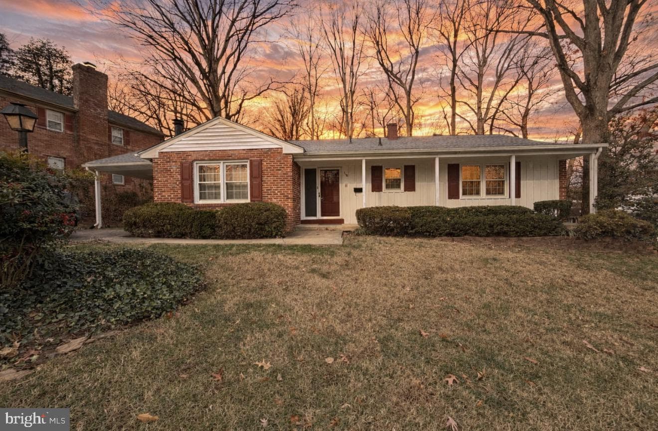 7118 Lory Lane photo 1