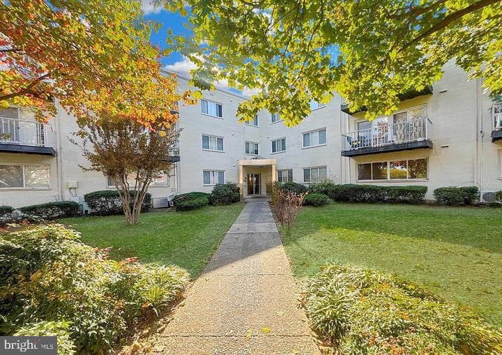 1005 Chillum Road #207