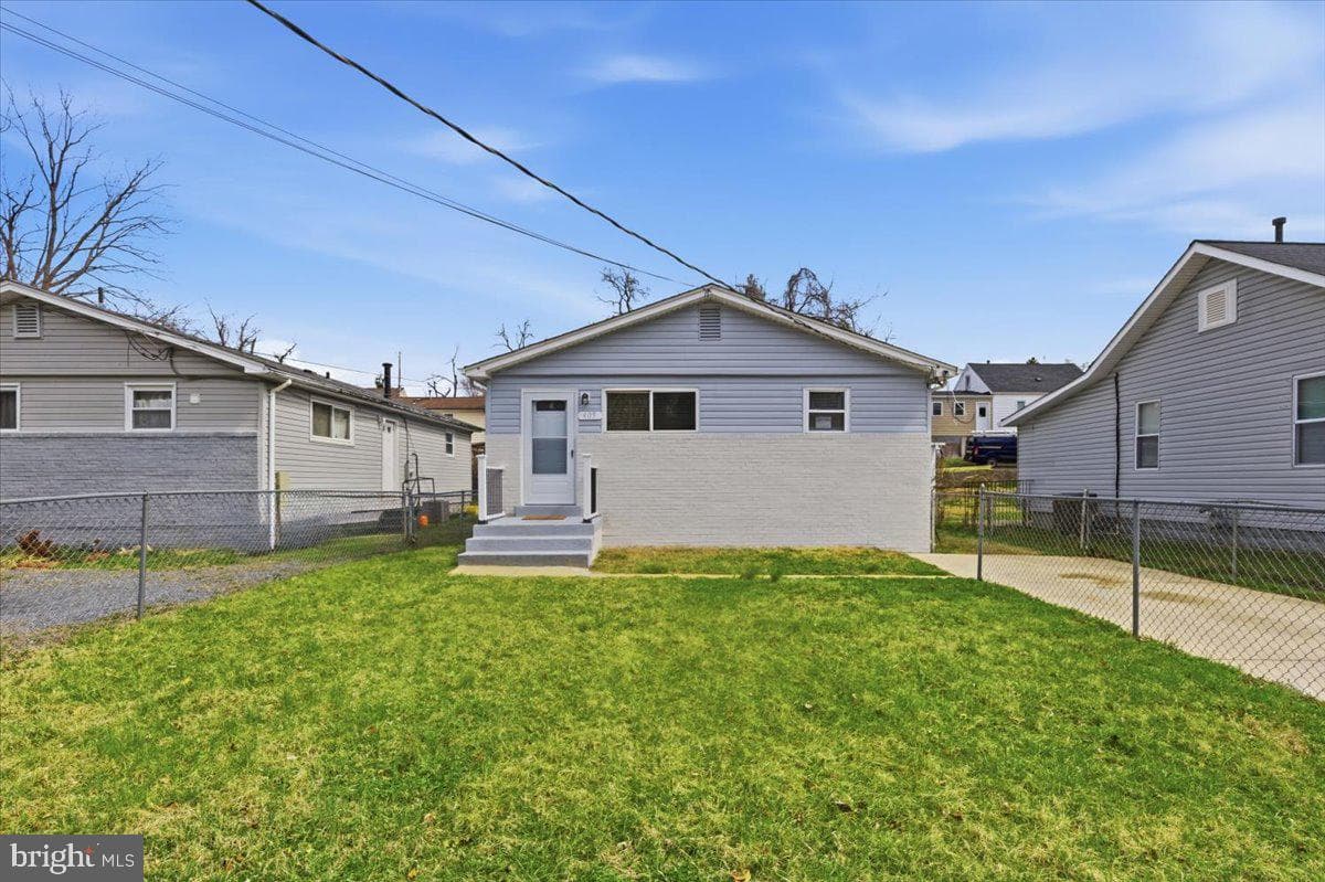 405 Birchleaf Avenue photo 1