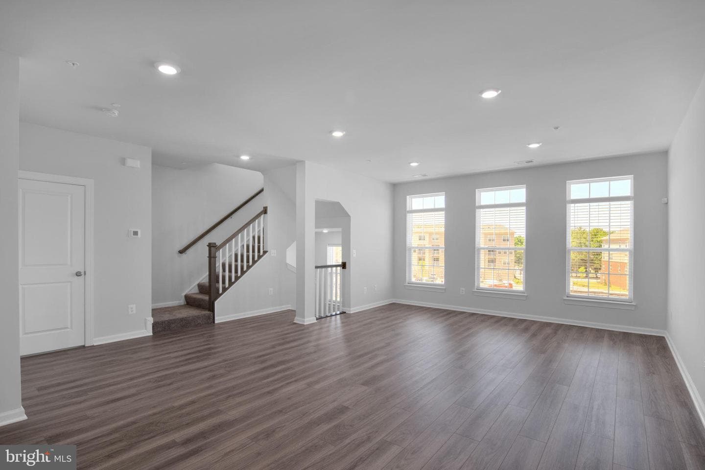 9712 Vang Drive photo 1