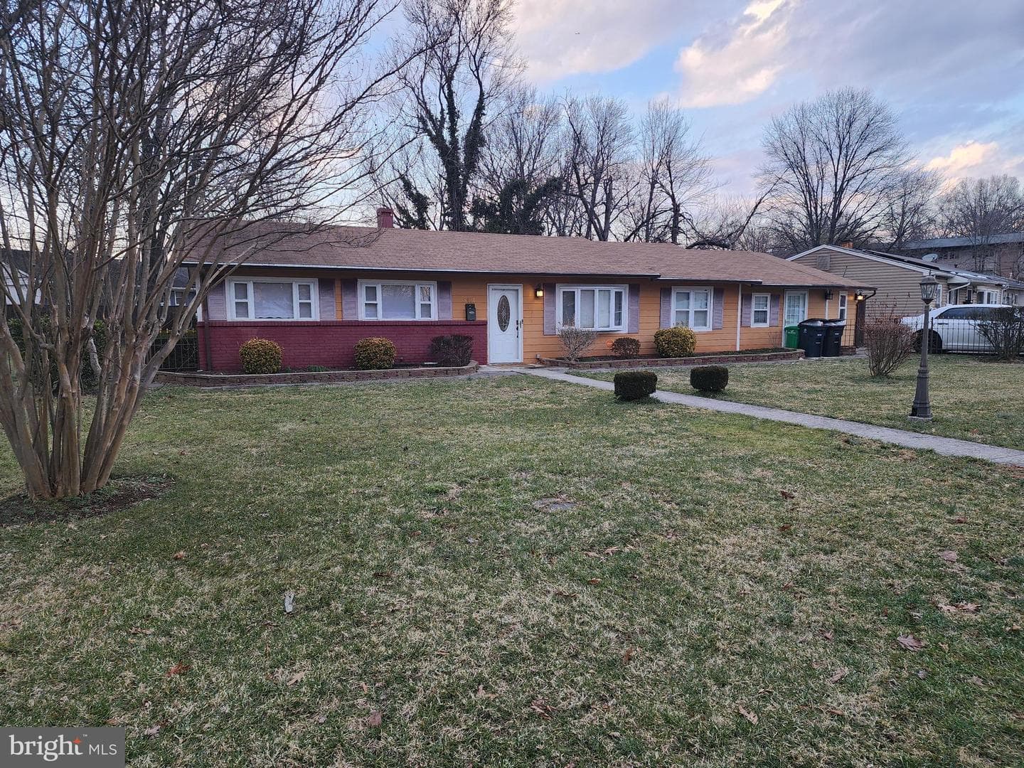 5481 Morris Avenue photo 1