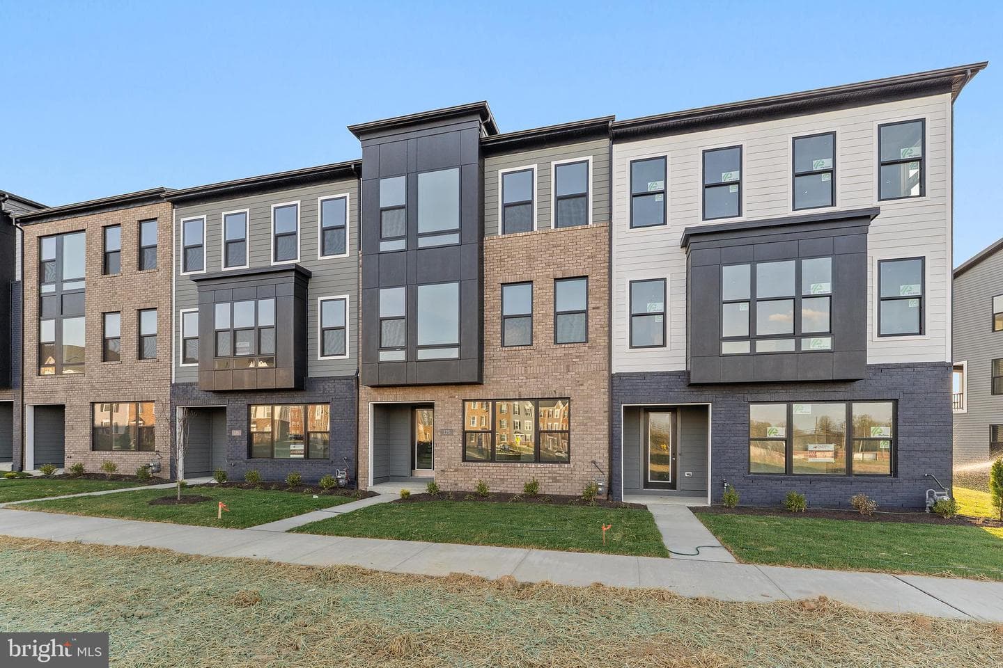 123 Summit Point Boulevard #14j