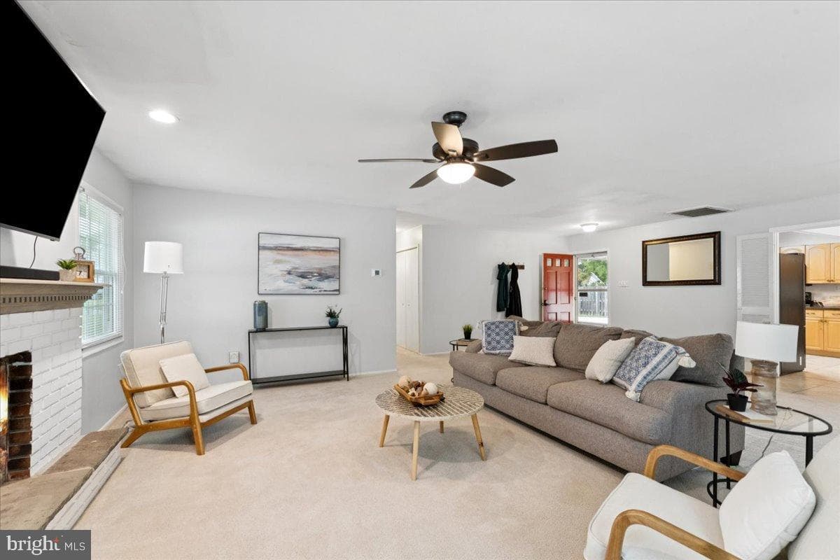 2217 Harwood Lane