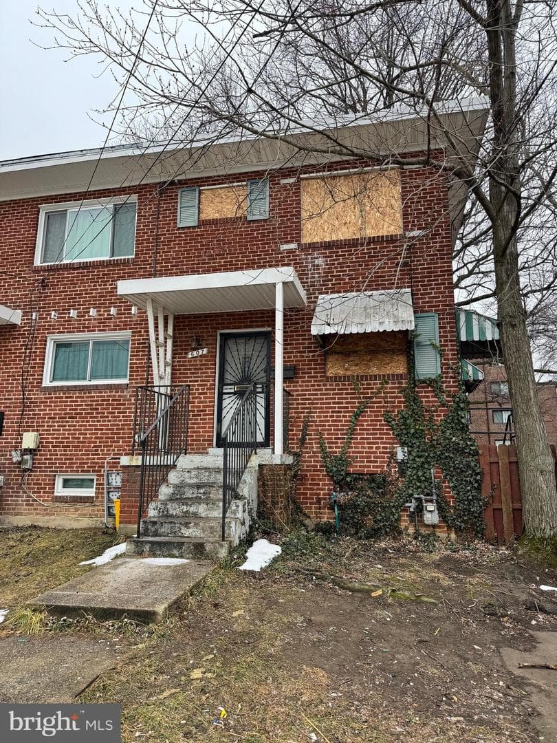 607 Hampton Drive photo 1