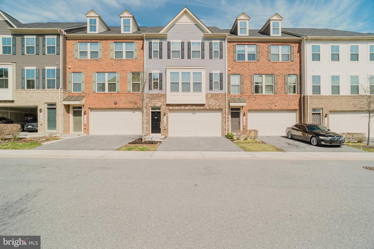10144 Dorsey Lane photo 1