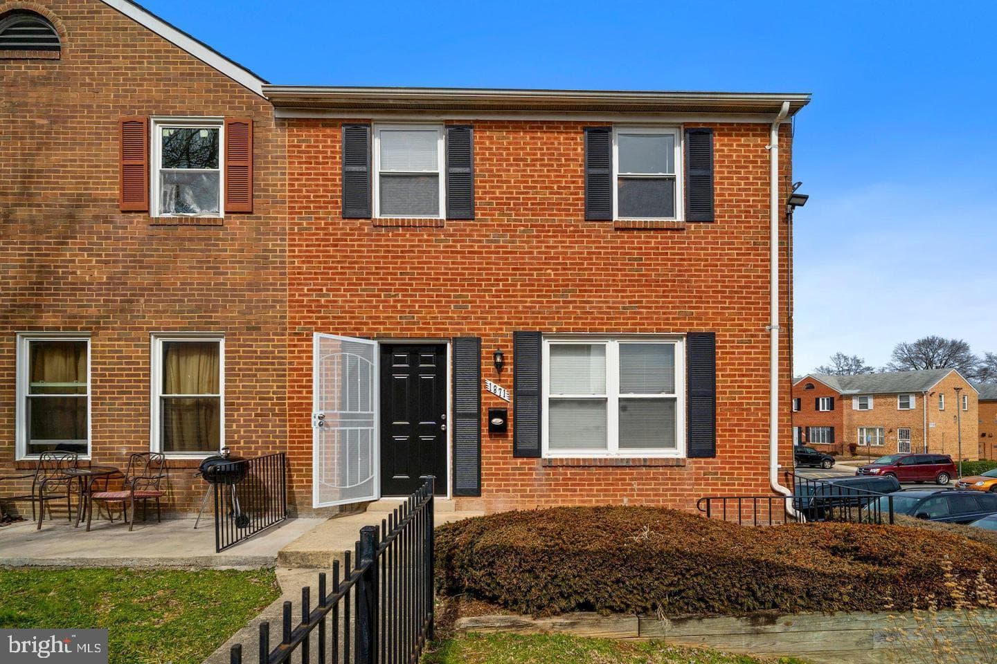 1871 Addison Road S