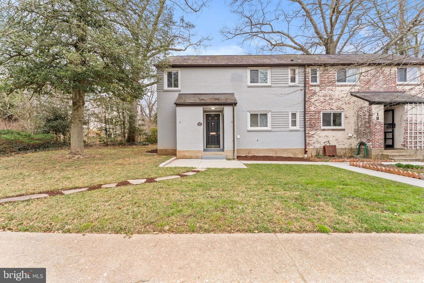 1 Gardenway #g photo 1