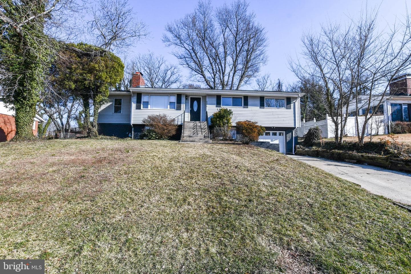 6008 Middleton Lane photo 1
