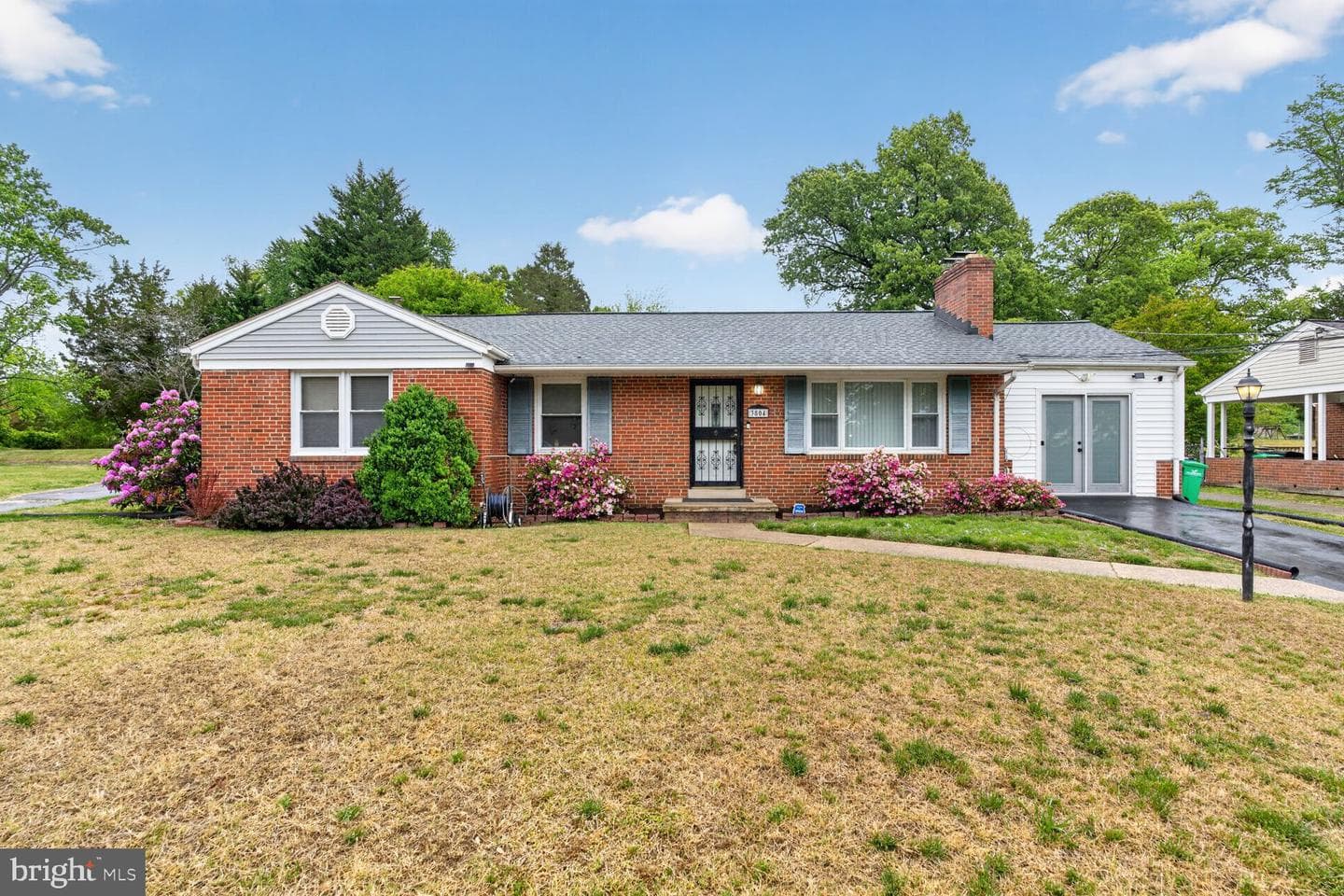 3804 Hemlock Place photo 1