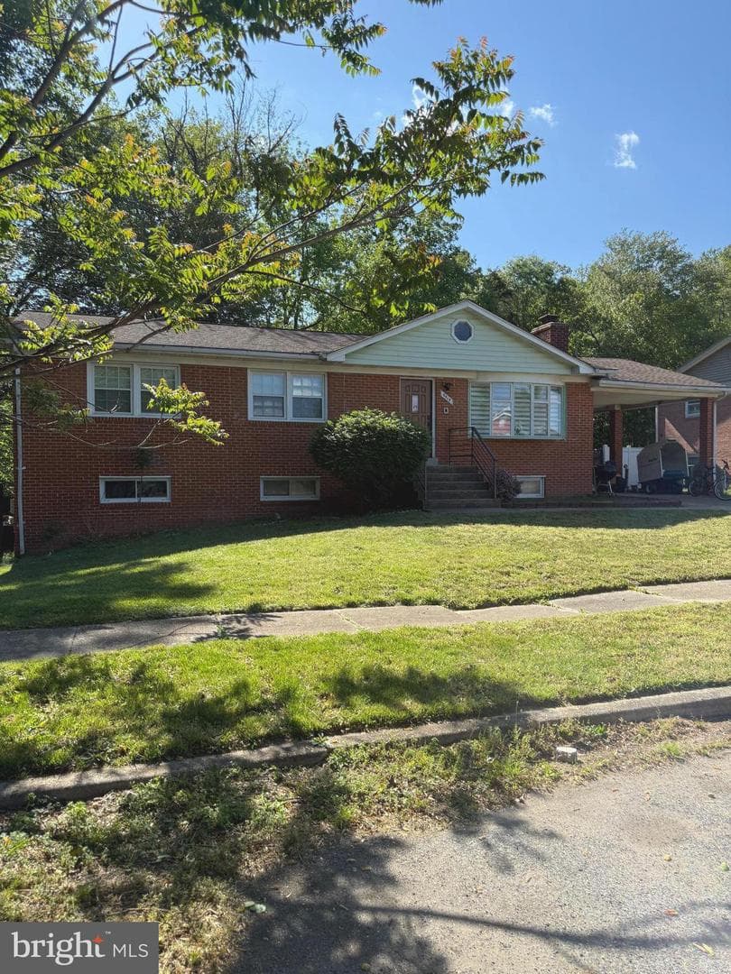 9515 Pin Oak Street, Clinton