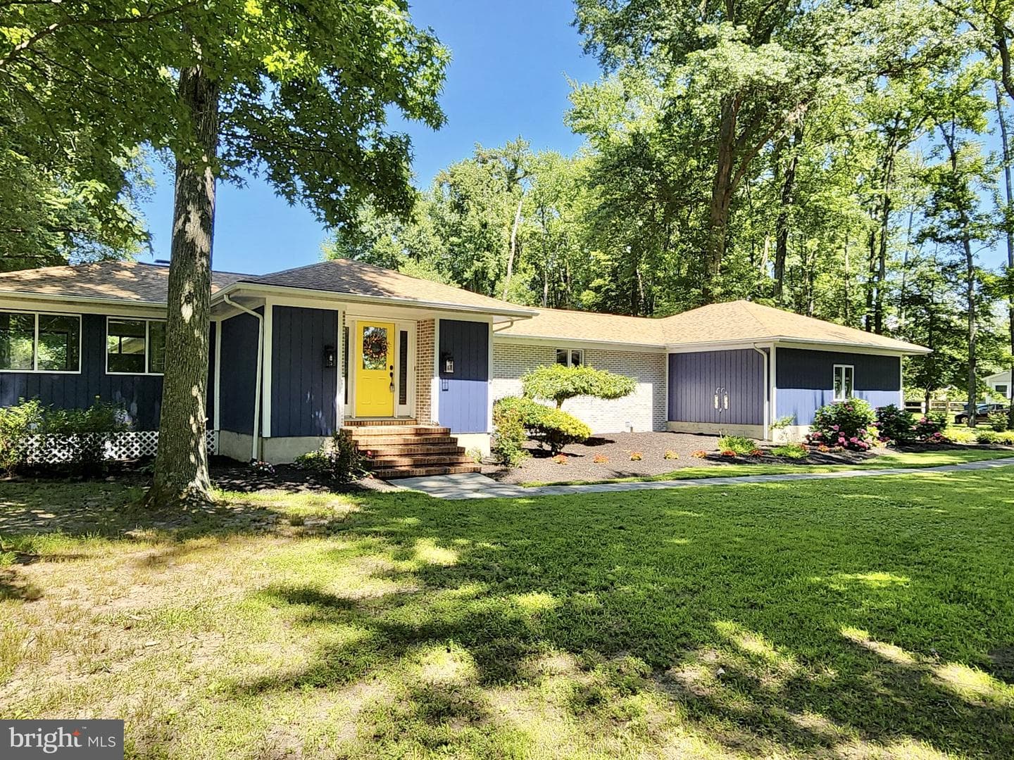 42 Prospect Bay Drive W photo 1