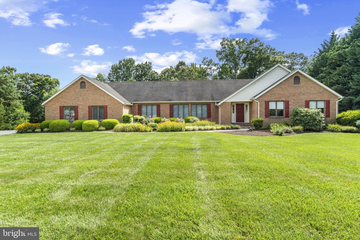 212 Brickhouse Drive photo 1
