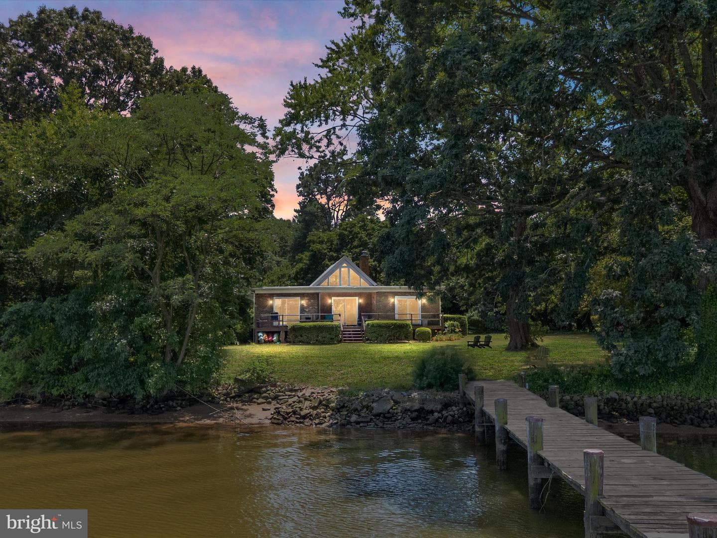 209 Rivershore Road photo 1