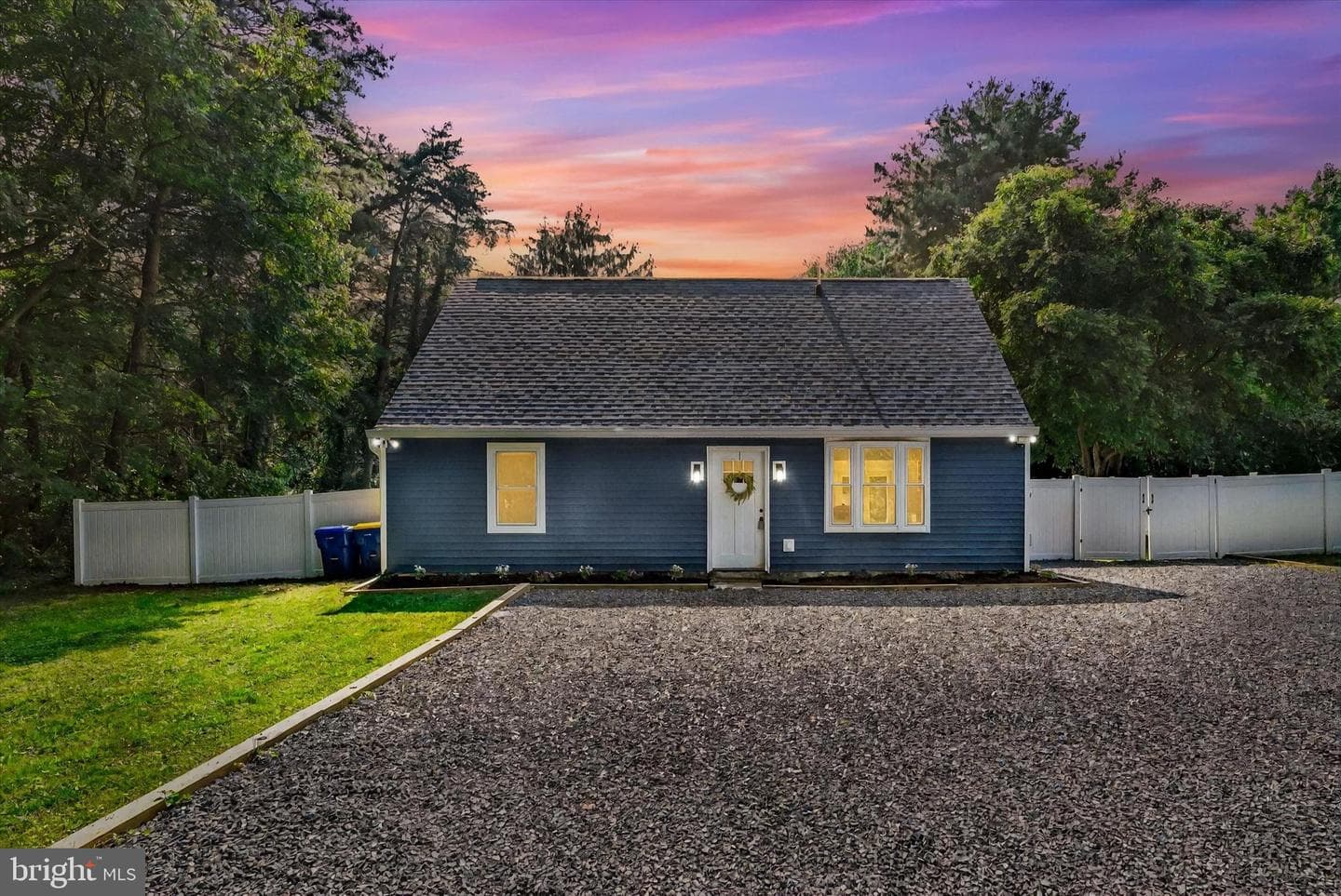 102 Maple Road photo 1