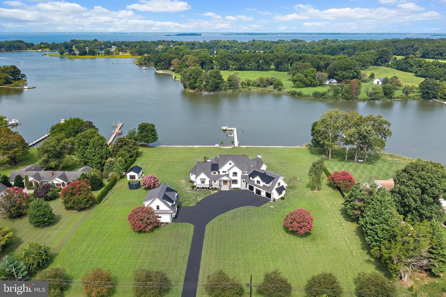 2452 Bennett Point Road photo 1