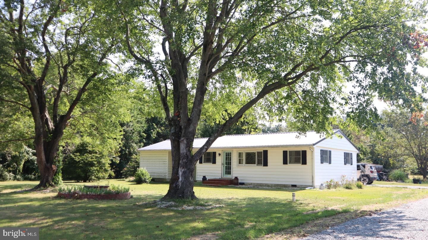 2010 McGinnes Road photo 1