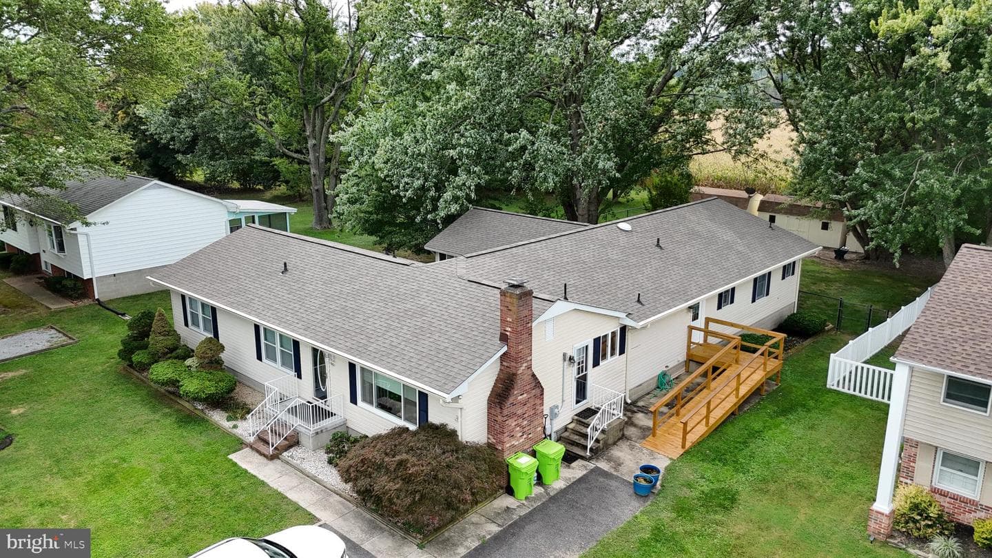 961 Cloverfields Drive photo 1