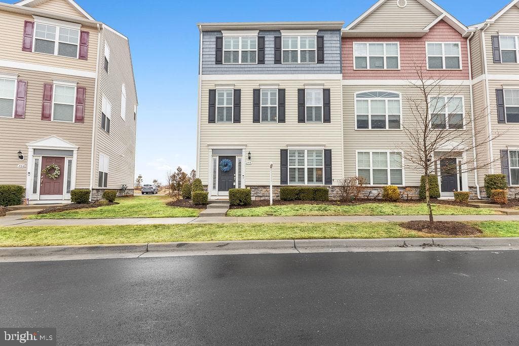252 Mikes Way photo 1