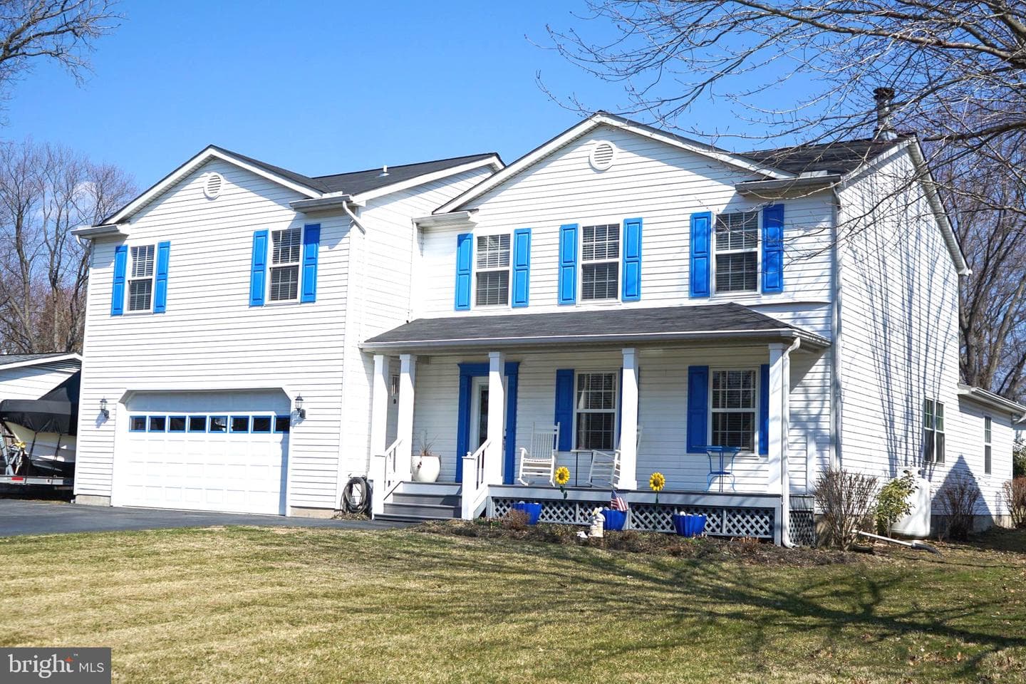 906 Petinot Place