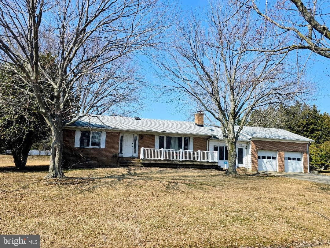 1905 Bayside Drive photo 1