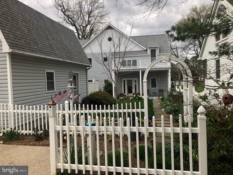 18822 McKays Beach Road photo 1