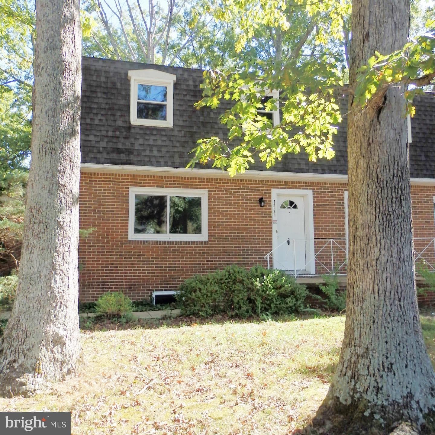 45761 Military Lane photo 1