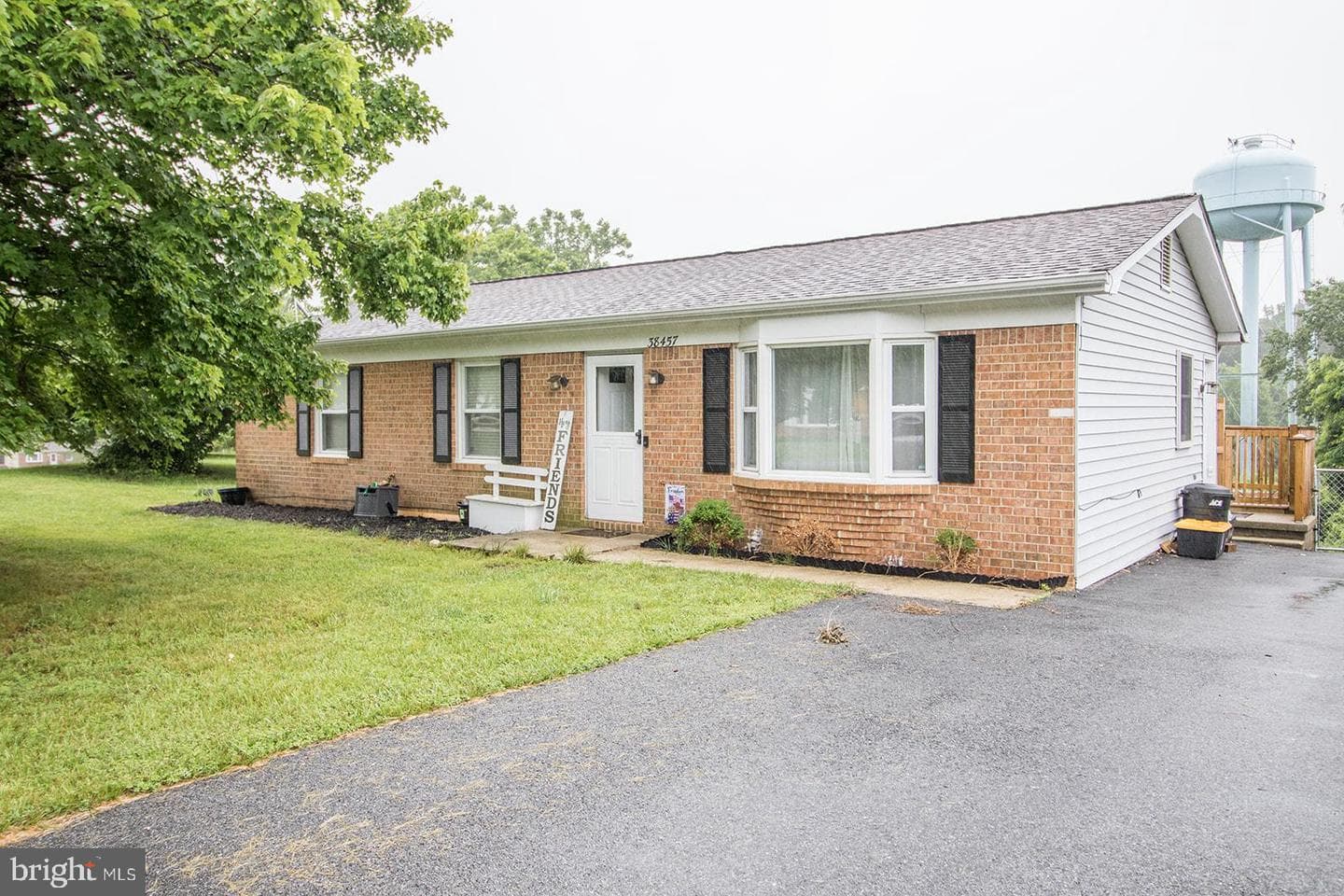38457 Laurel Ridge Court photo 1
