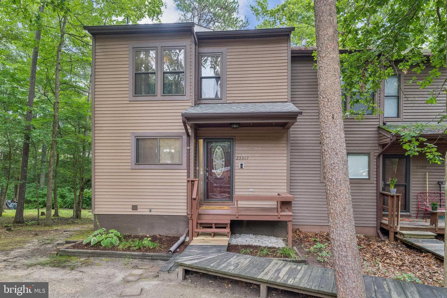 23317 Red Oak Court photo 1