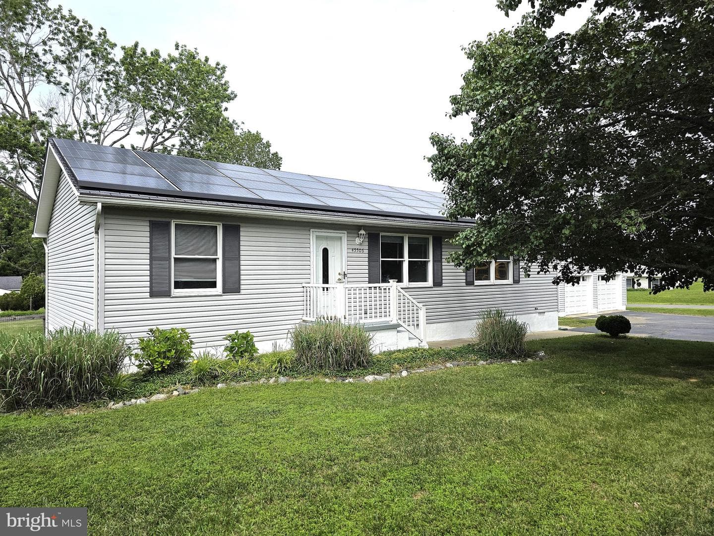 45506 Grant Place photo 1