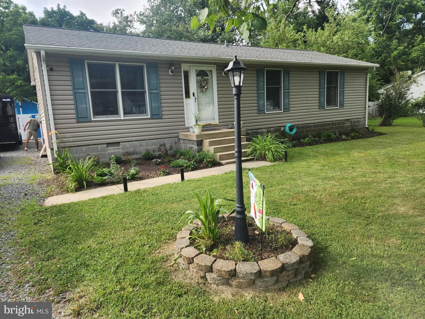26413 Hillendale Road photo 1