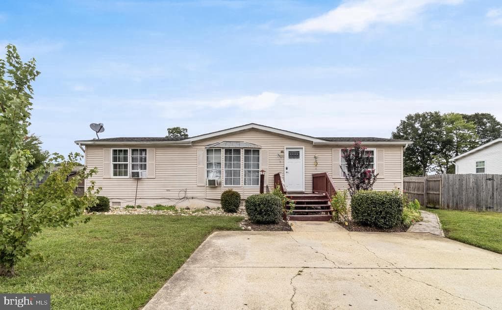 45880 S Springsteen Court photo 1