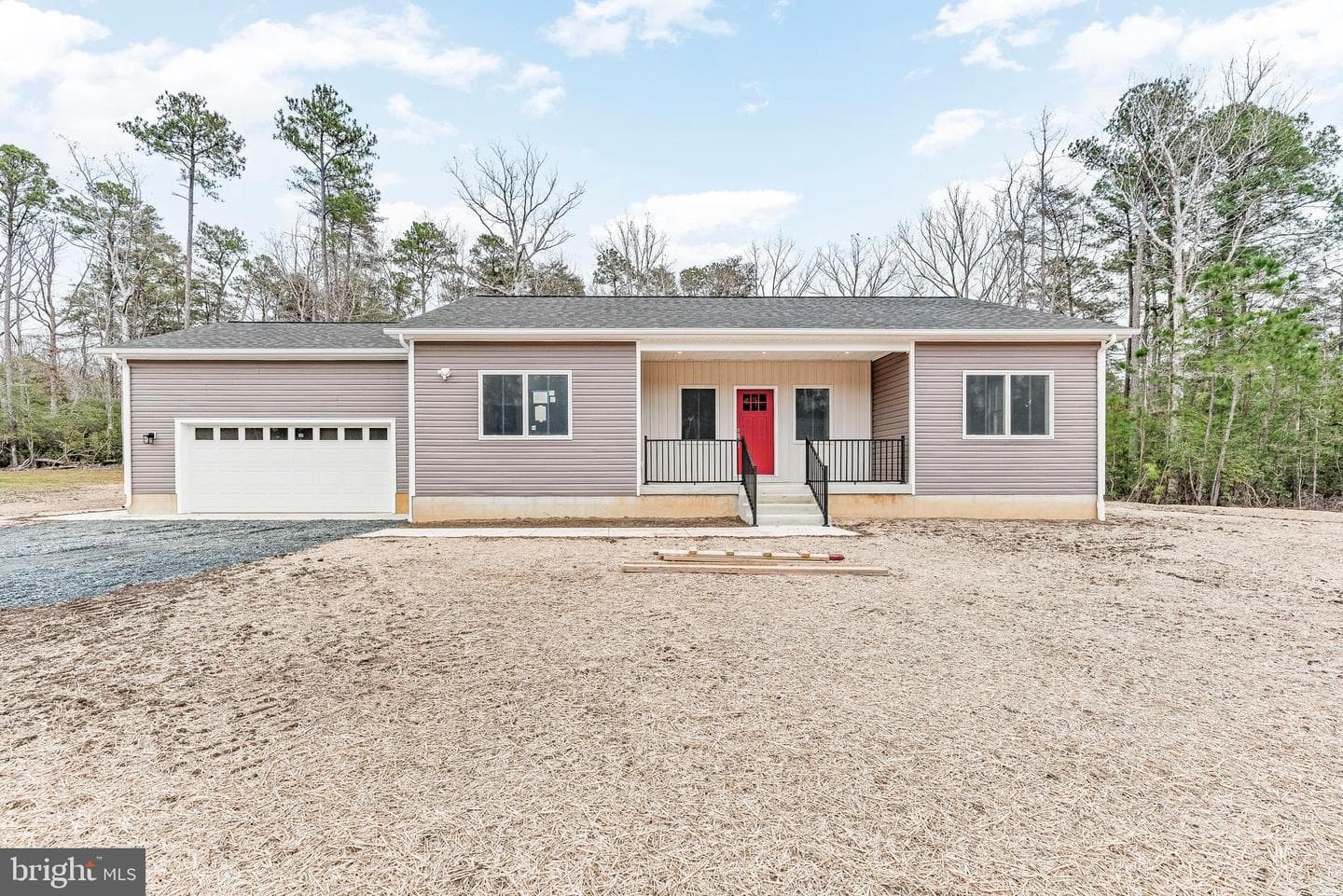 20250 Hawks Way photo 1