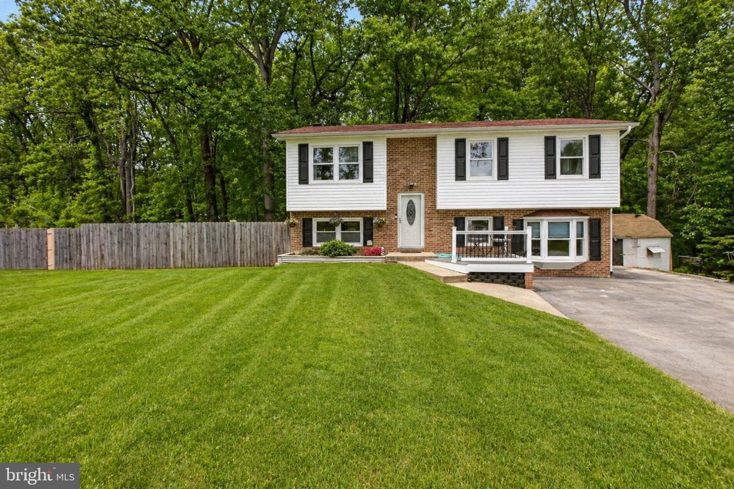 39510 Pocahontas Drive photo 1
