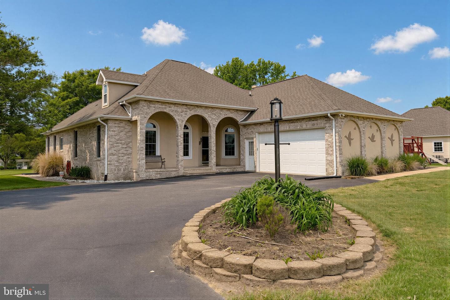 21045 Oakland Hall Road photo 1